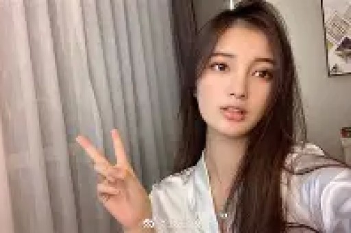 刘涛弯腰7秒上热搜：娱乐圈人设塌了真实值钱了
